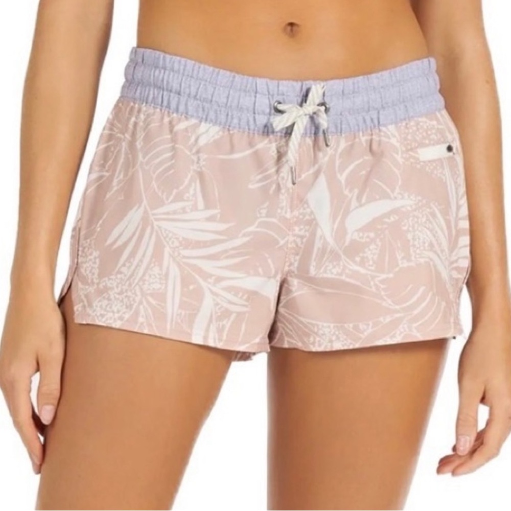 Vuori Clementine Shorts - Pink Salt Rainforest